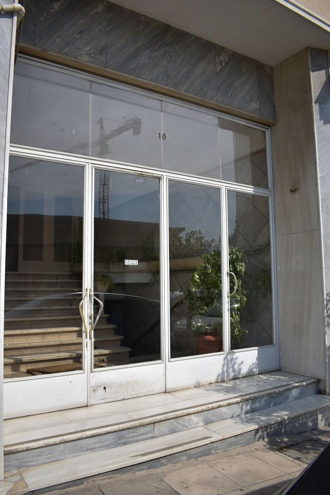 Athenian Modern Apartment Mavili Square Exteriör bild